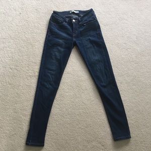 Levi’s Mid Rise Skinny Jeans size 27